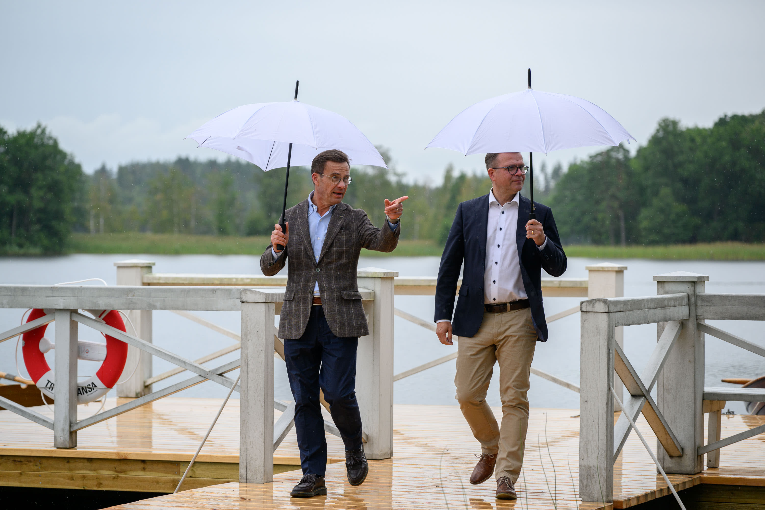 フィンランド首相、ヘルシンキでスウェーデンのクリスターソン首相と会談