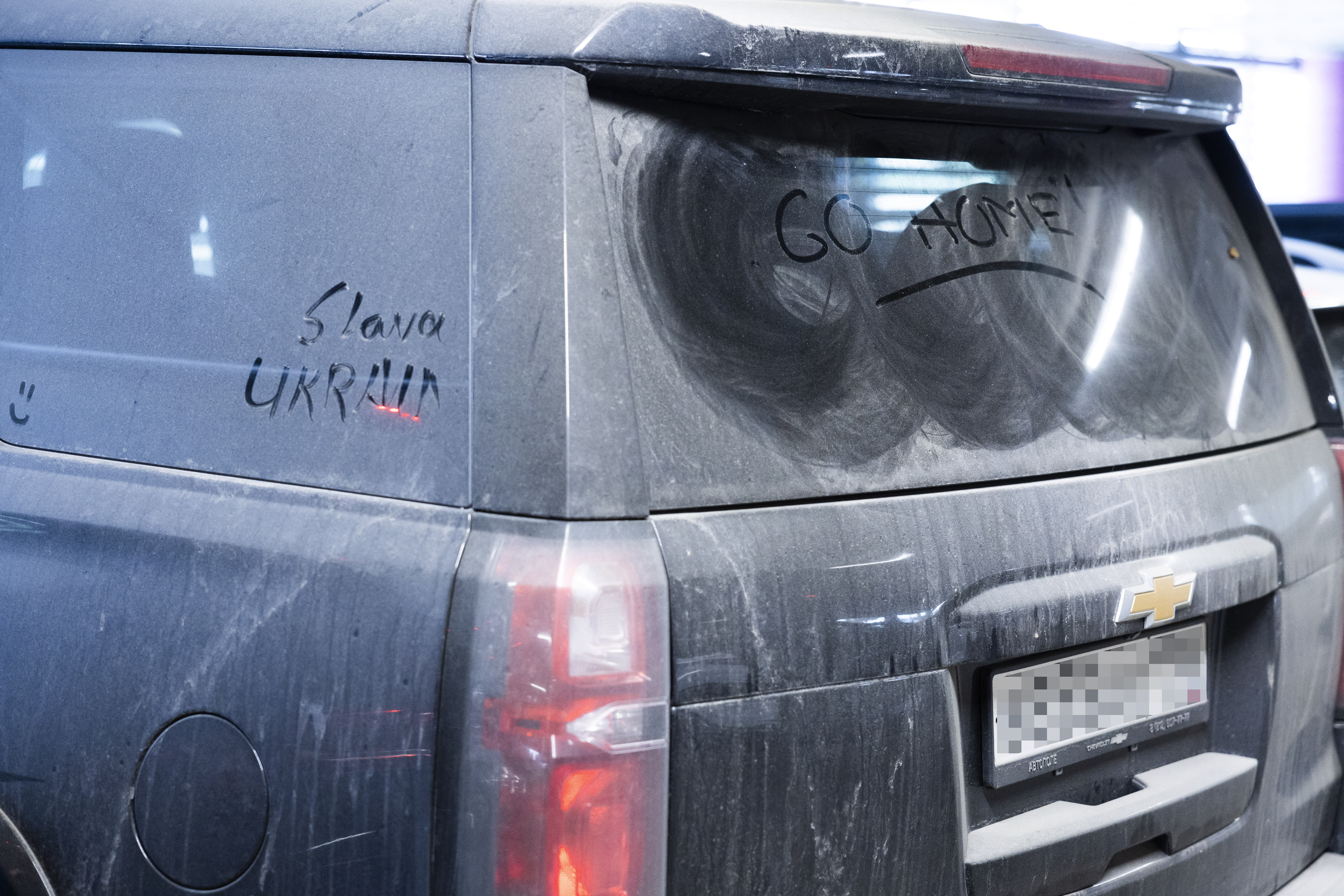 Russian-owned cars are gathering dust in Helsinki-Vantaa