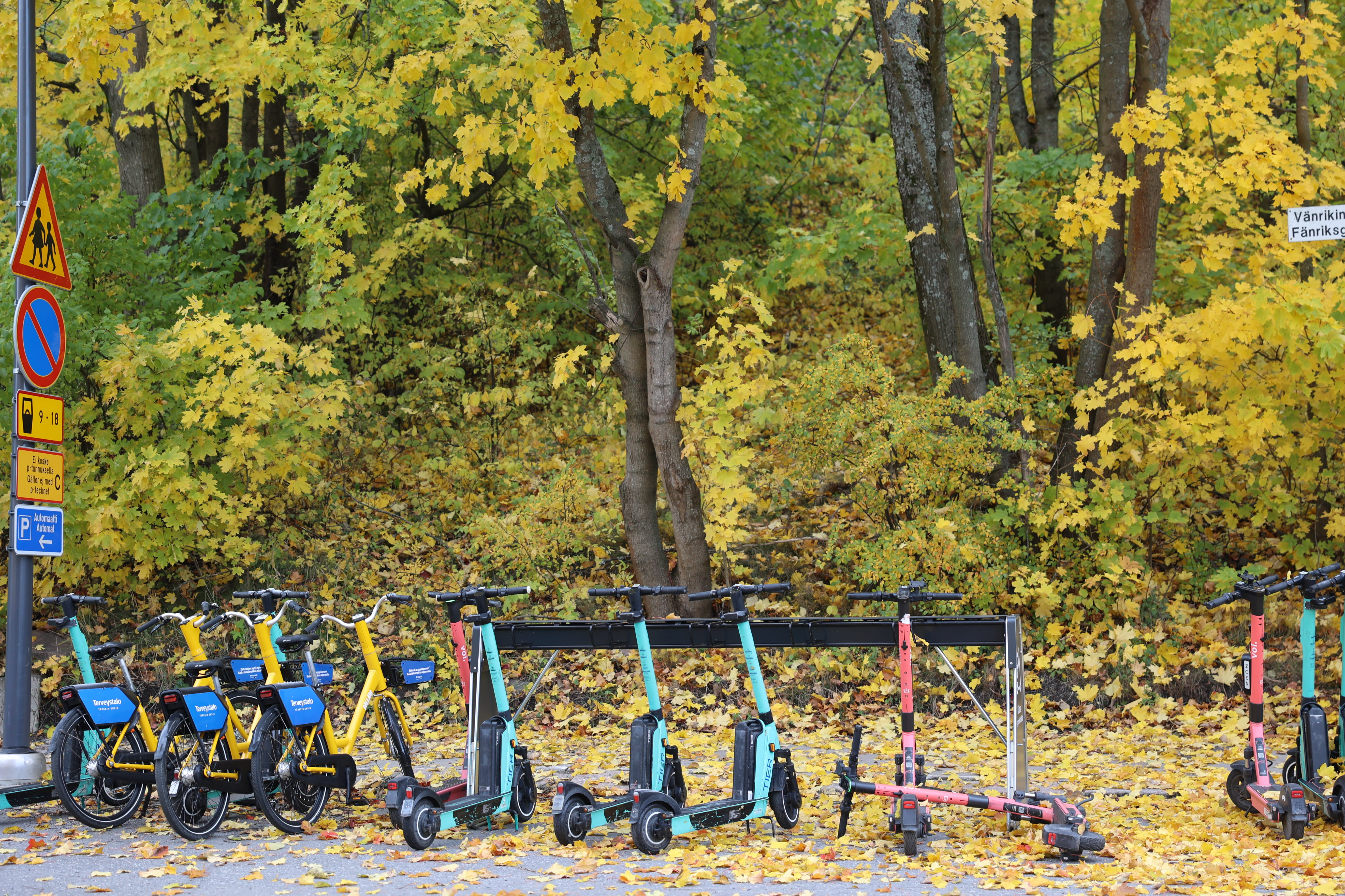 Investigación: dos tercios de los finlandeses piensan que los patinetes eléctricos son demasiado