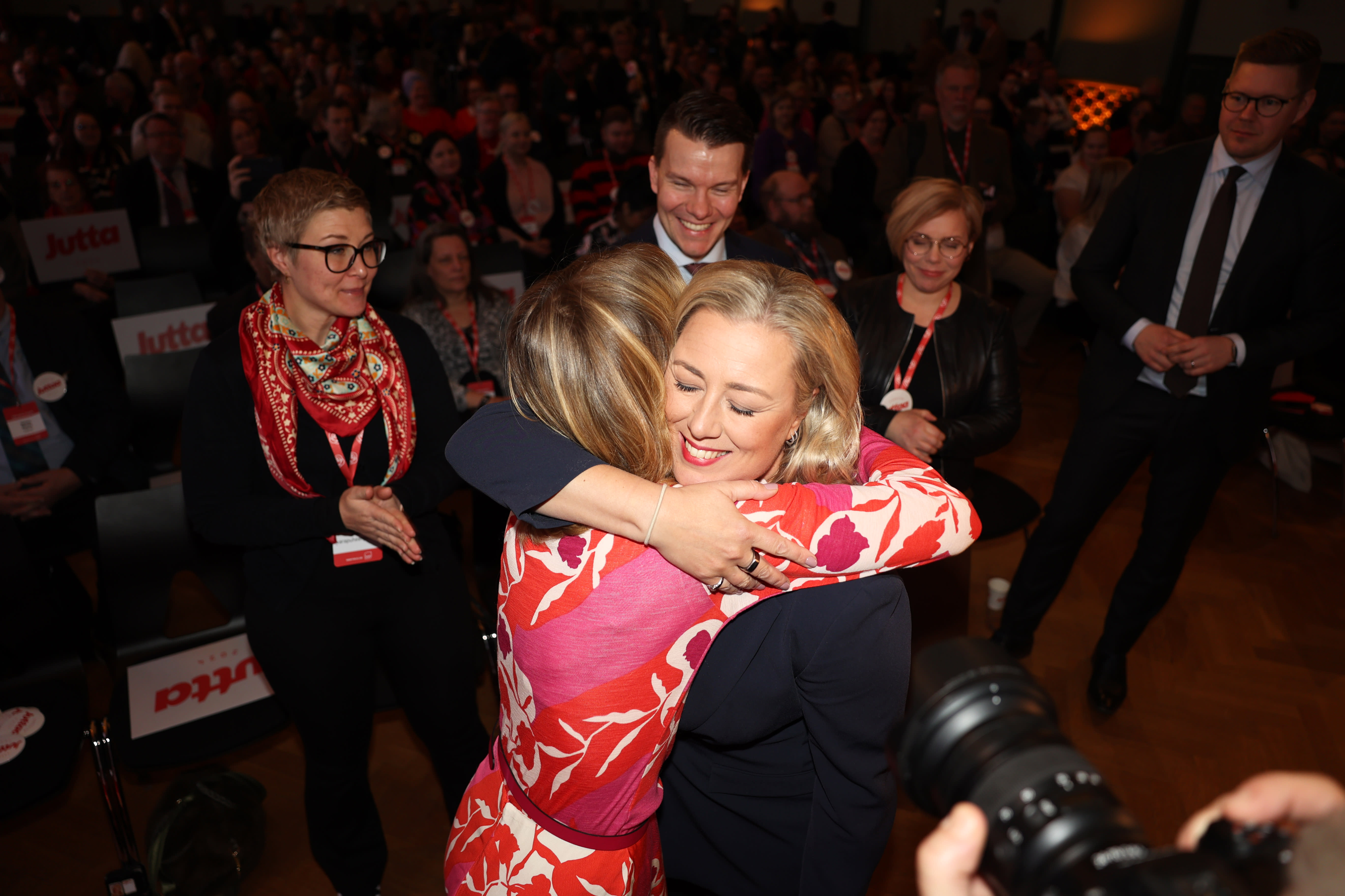 Urpilainen ialah calon presiden SDP, yang meletak jawatan daripada Suruhanjaya Eropah