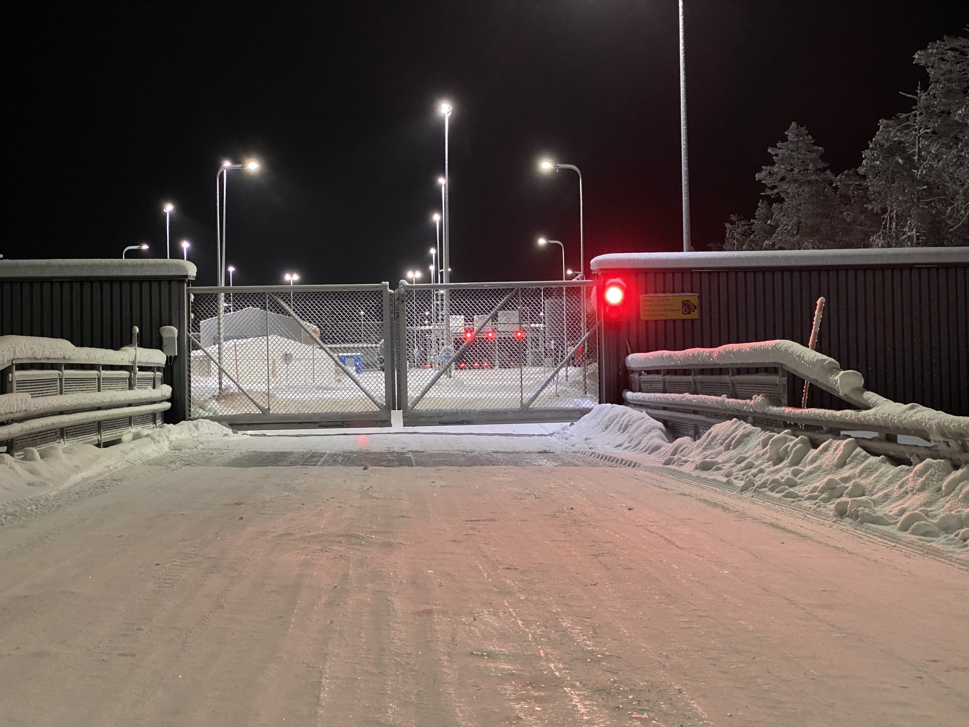 سيتم إغلاق آخر معبر حدودي شرقي لفنلندا بعد ظهر الأربعاء
