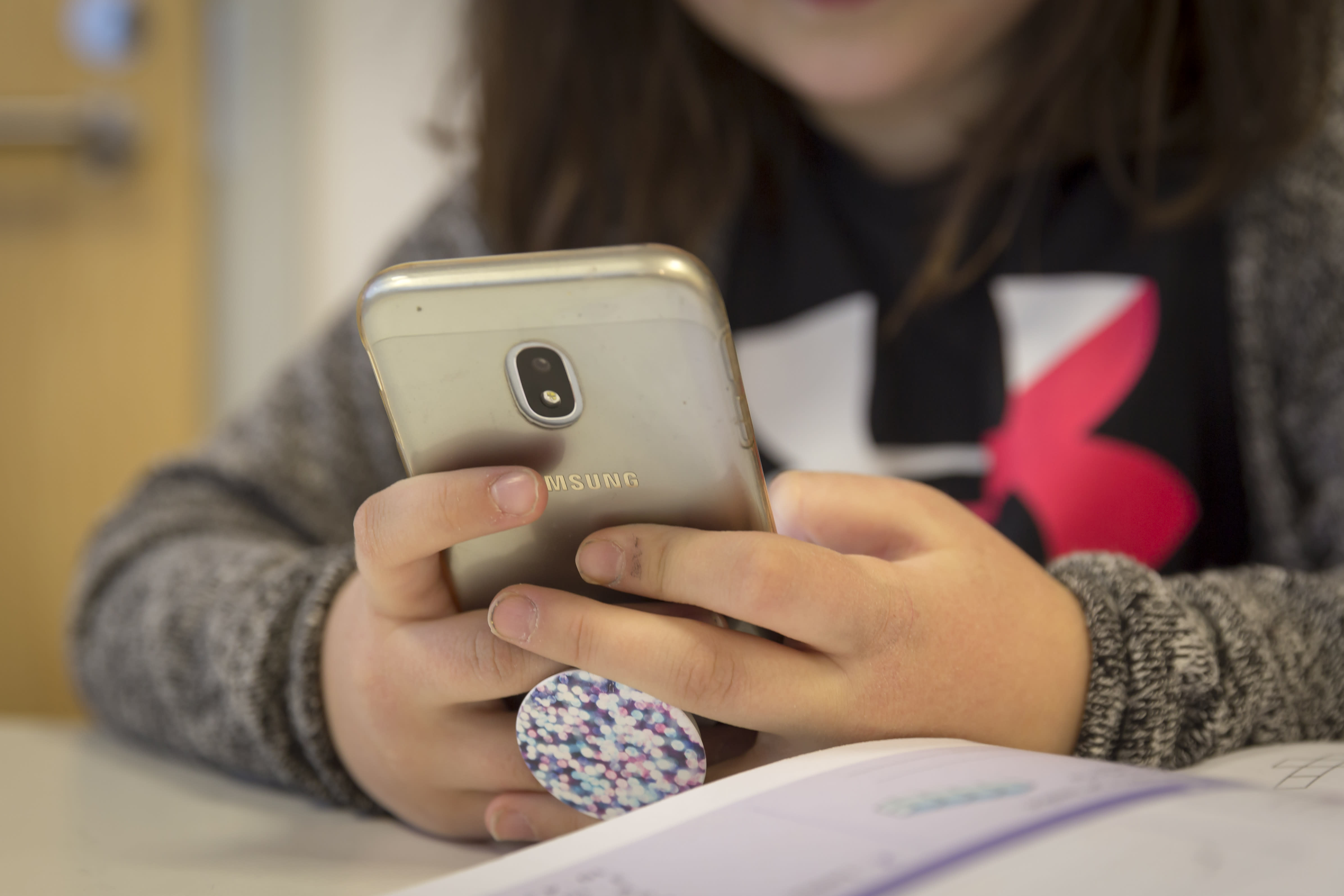 STT: الهواتف الذكية في المدارس قيد النظر في المفاوضات الحكومية