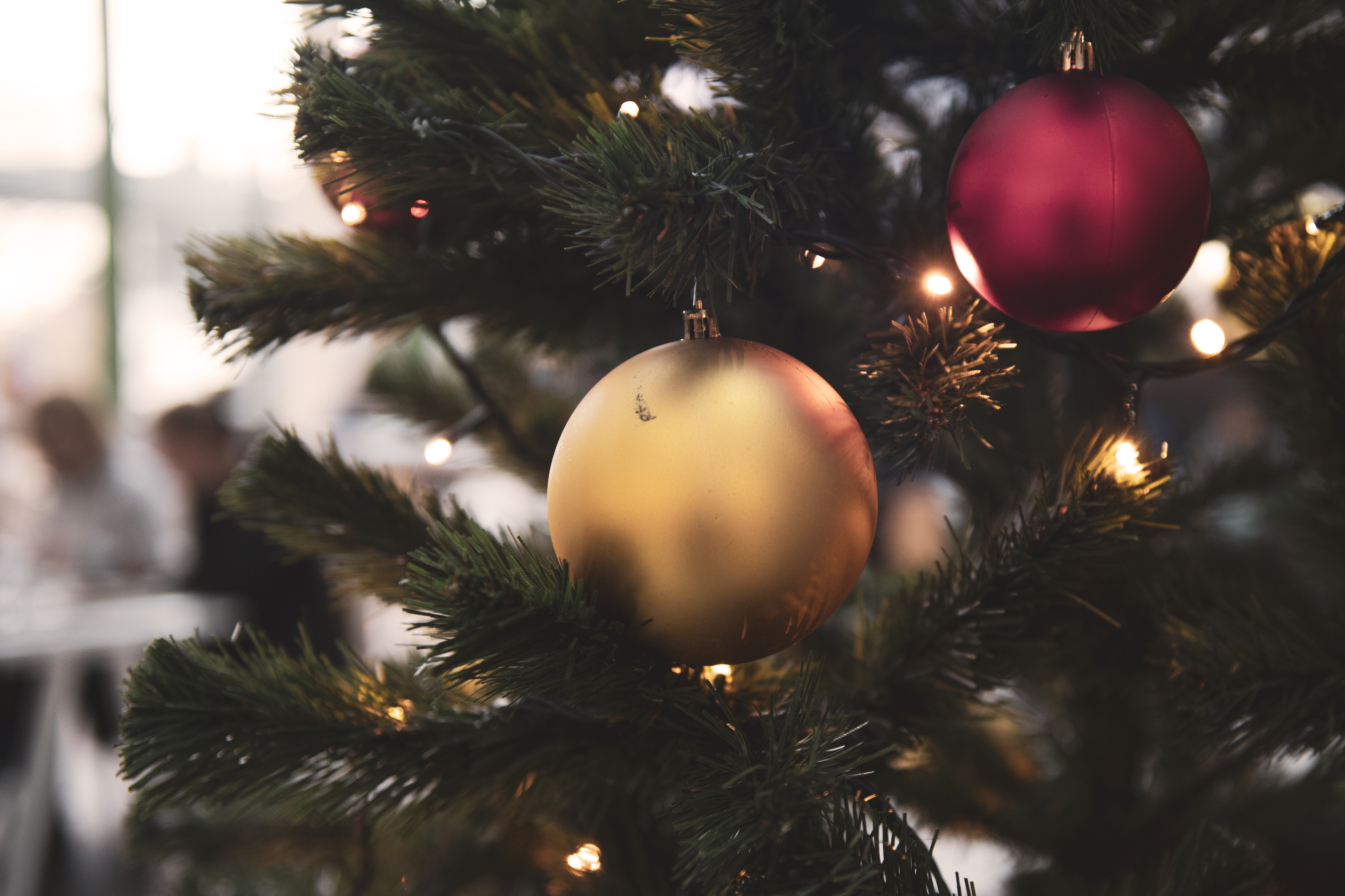 Poll: Less than a third plan to celebrate Christmas with a smaller group this year