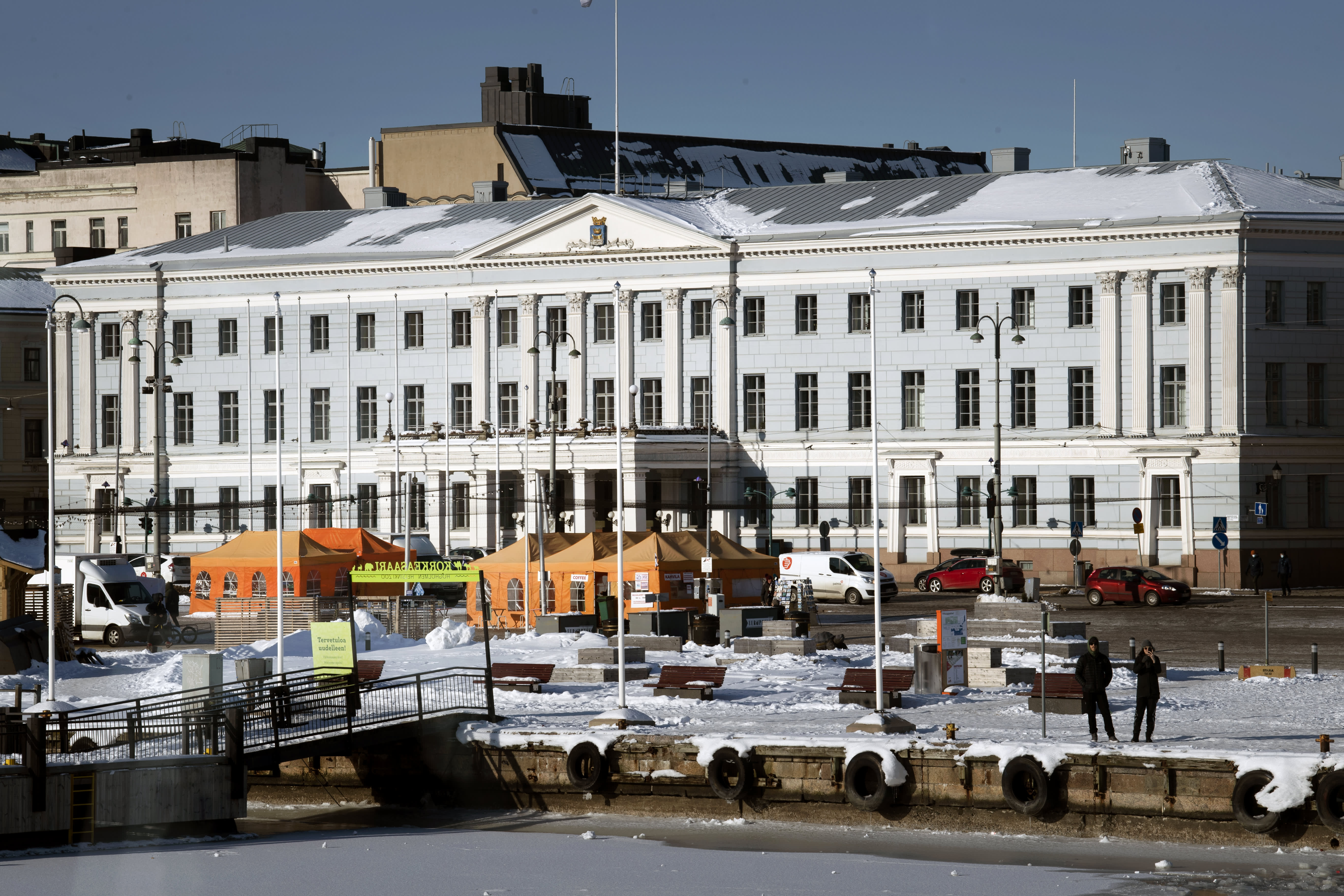 The trade union urges Helsinki to negotiate salary changes with its own personnel