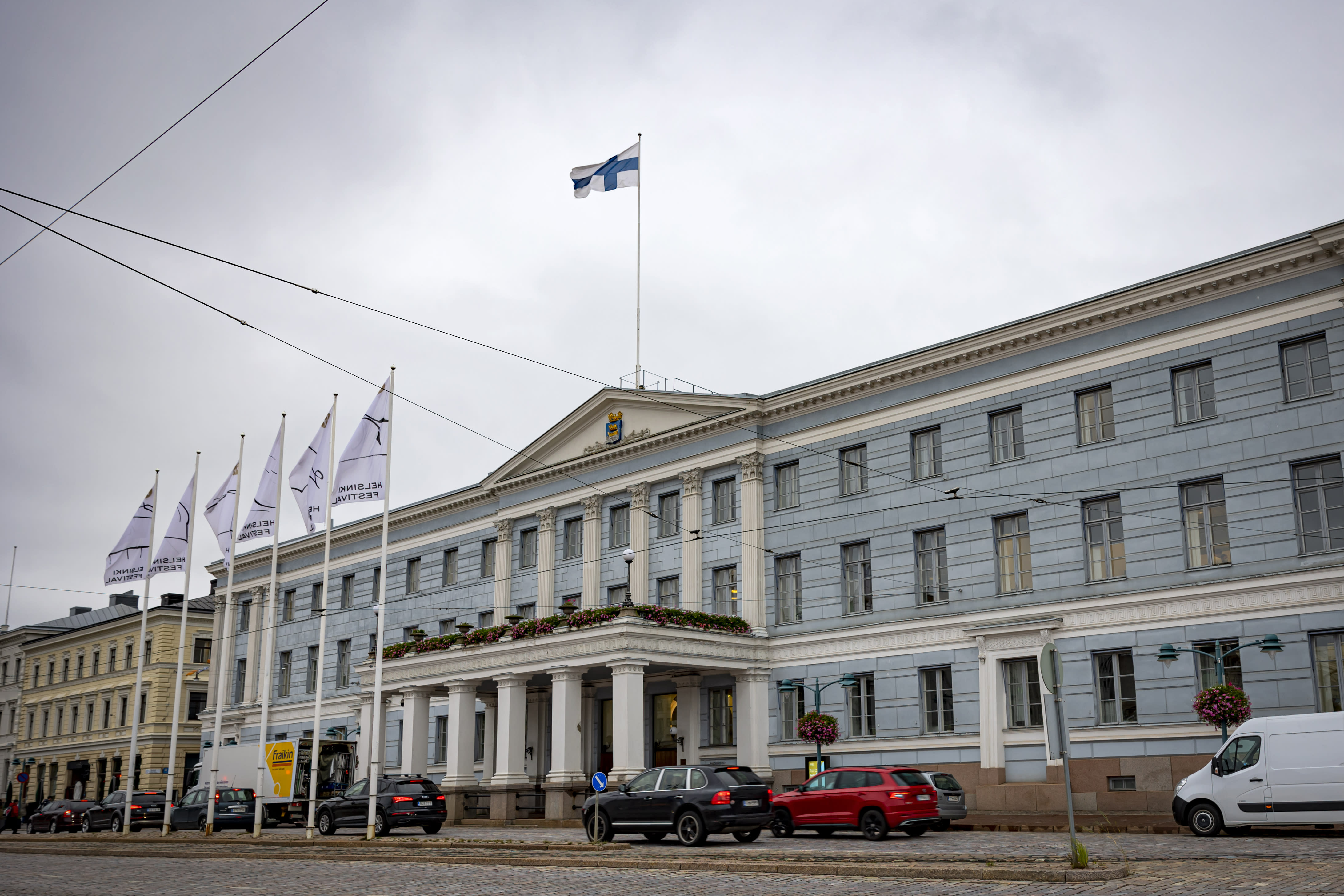 The managing director is leaving the company due to the city of Helsinki’s salary crisis