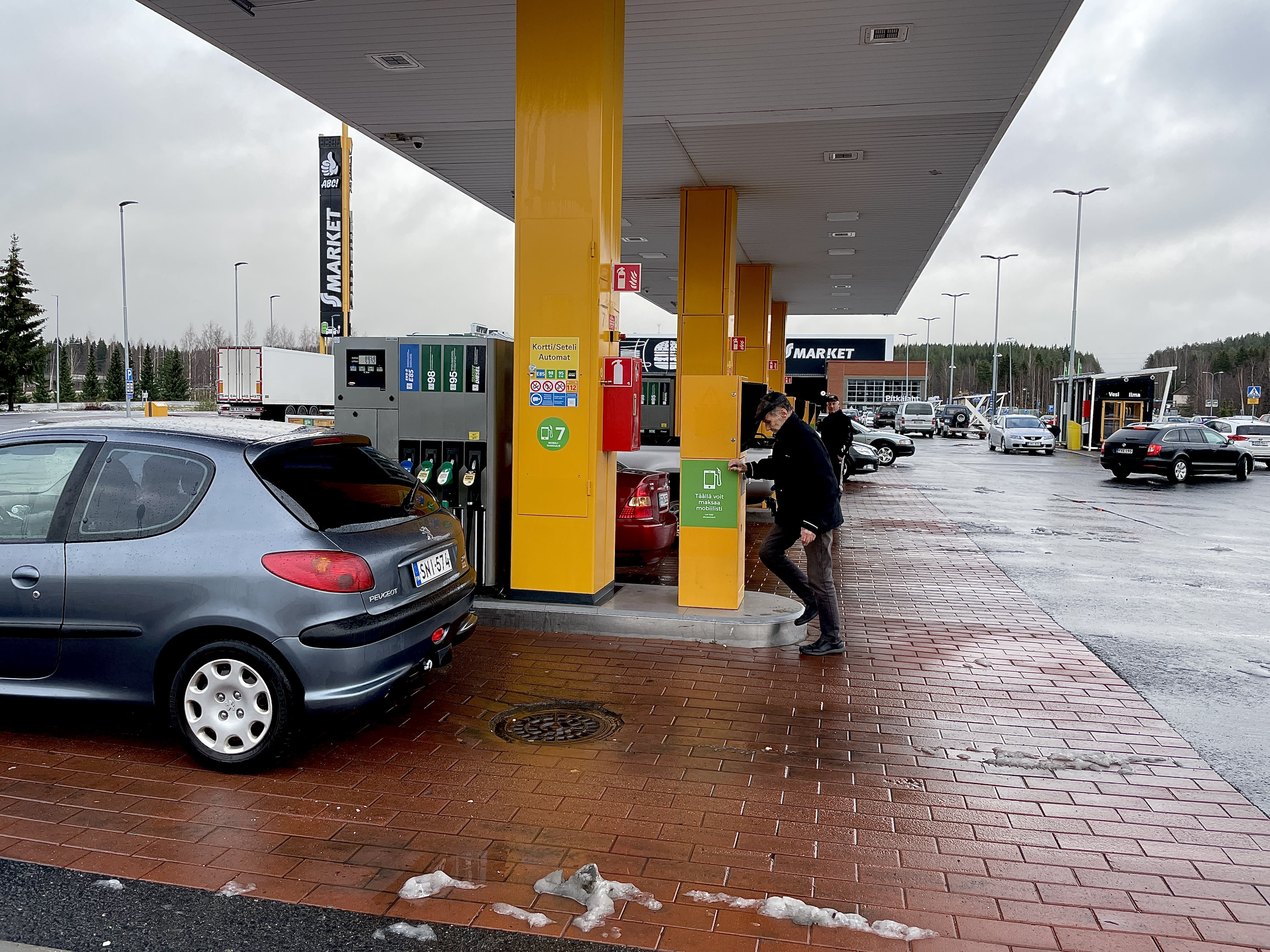 La falla técnica ofrece gasolina casi gratis a 100 automovilistas