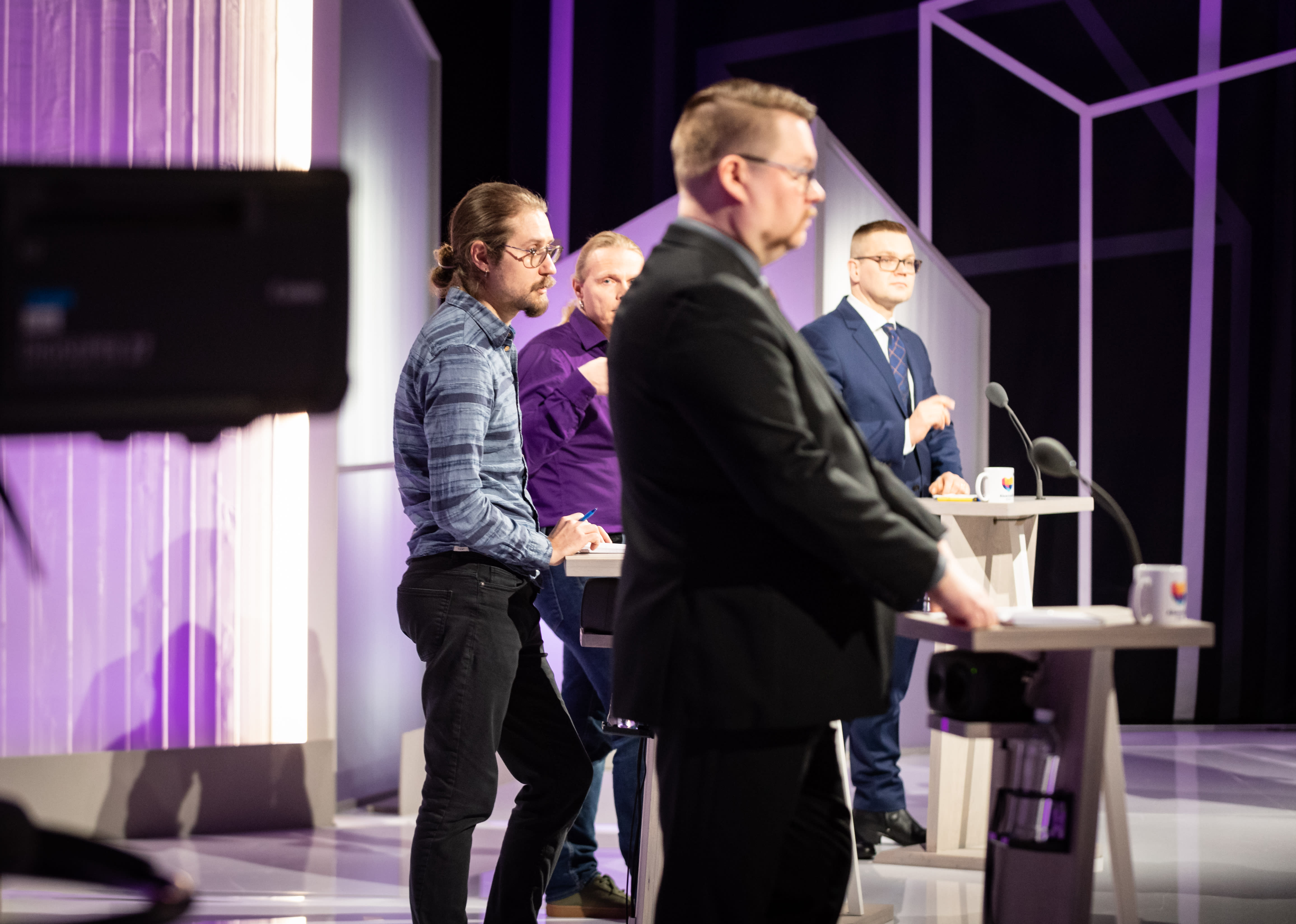 Auch bei den anstehenden Parlamentswahlen bewerben sich 13 kleine Parteien um Stimmen