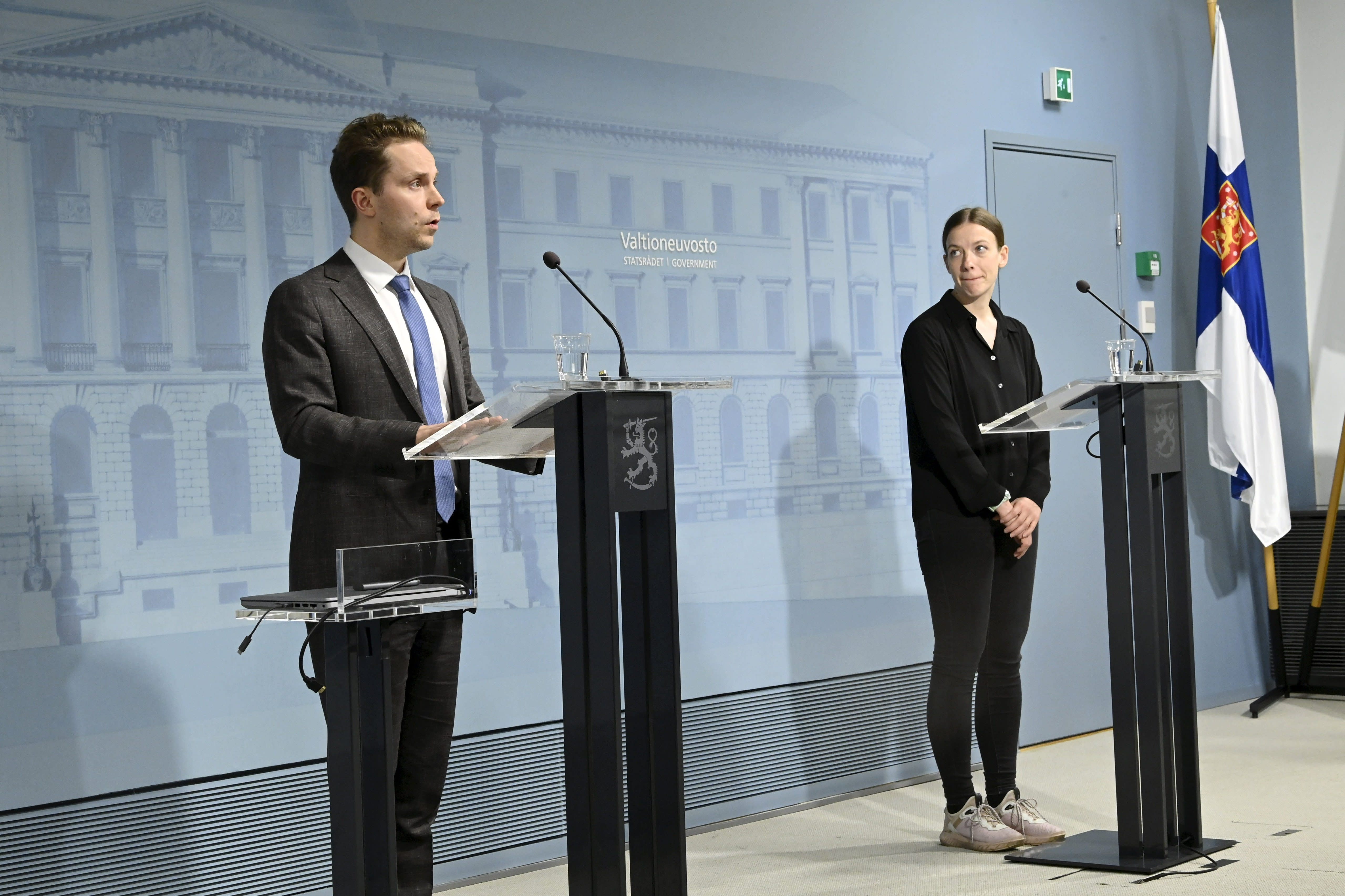 In the supplementary budget, the government proposes an additional € 2 billion in defense success