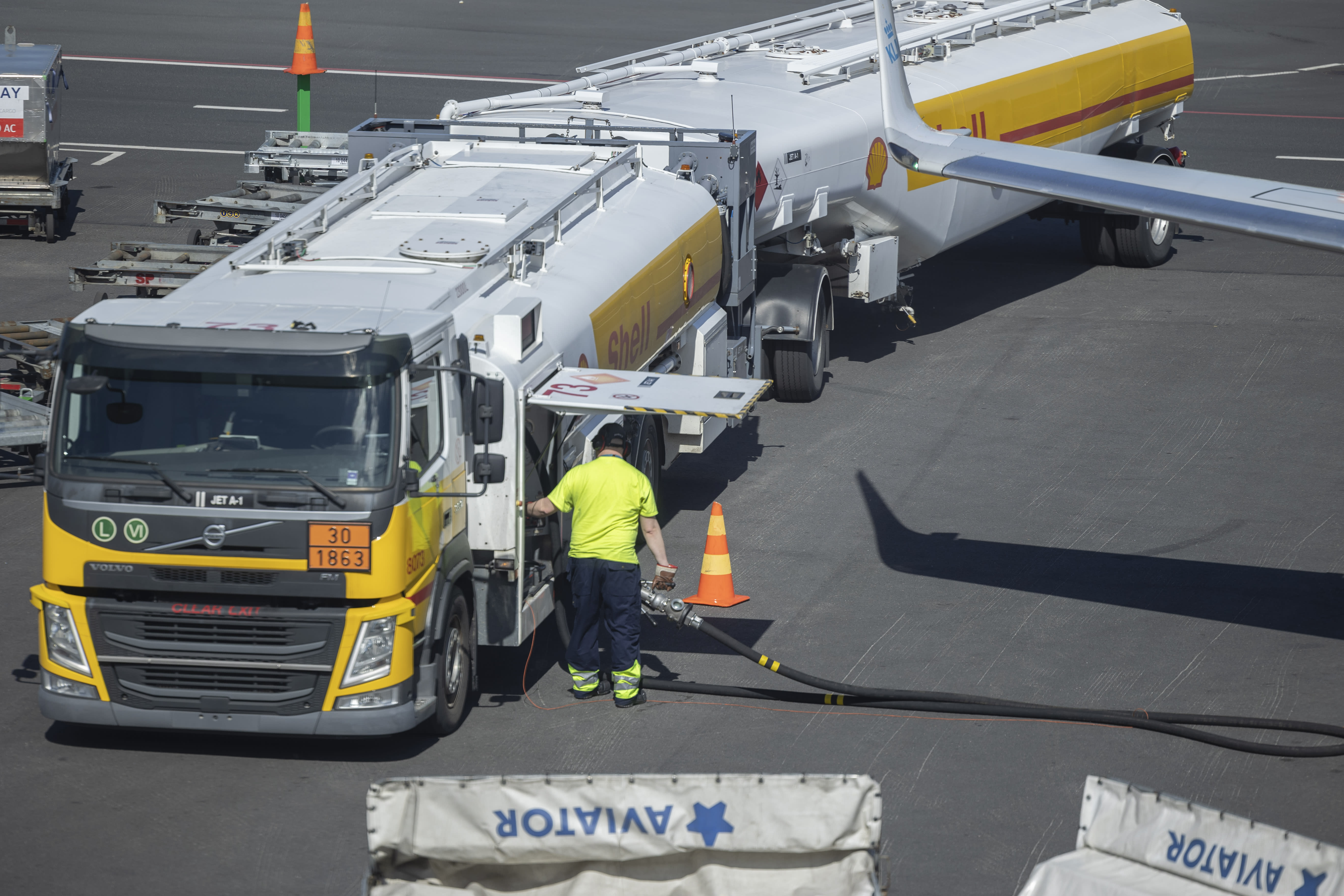 Helsinki-Vantaa Airport will face a shortage of aviation fuel within a week