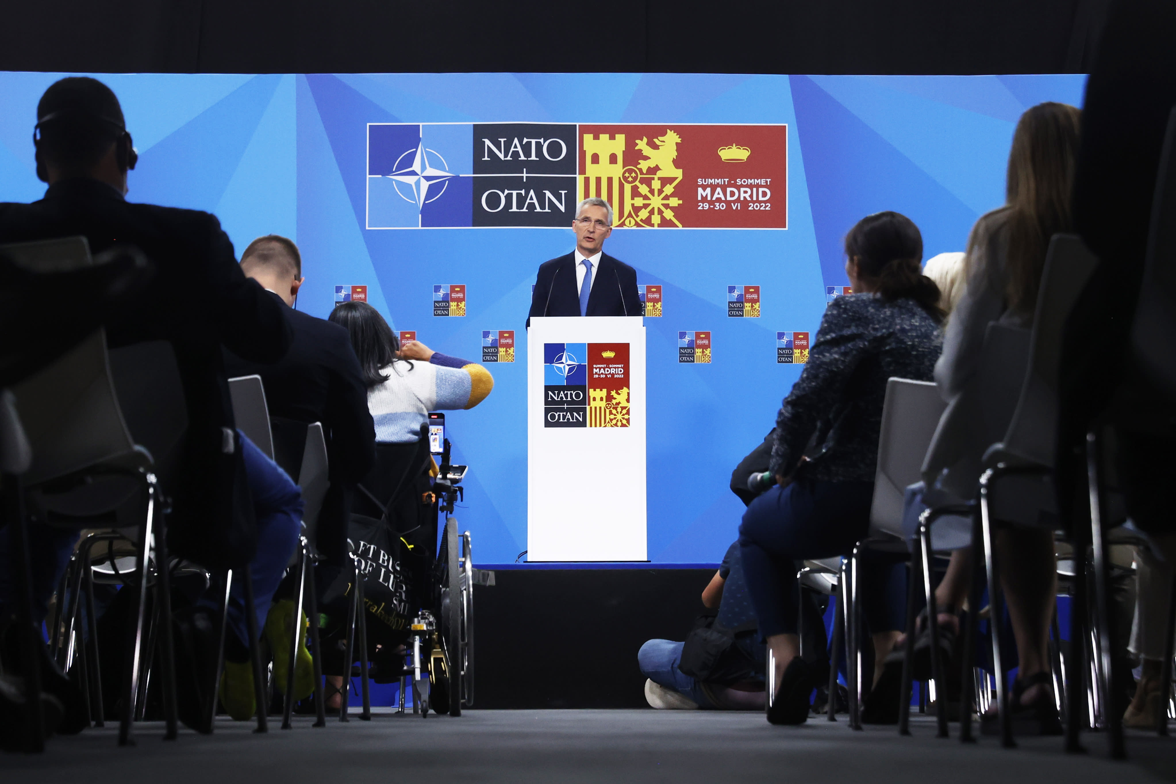 NATO, 핀란드와 스웨덴을 회원국으로 초청