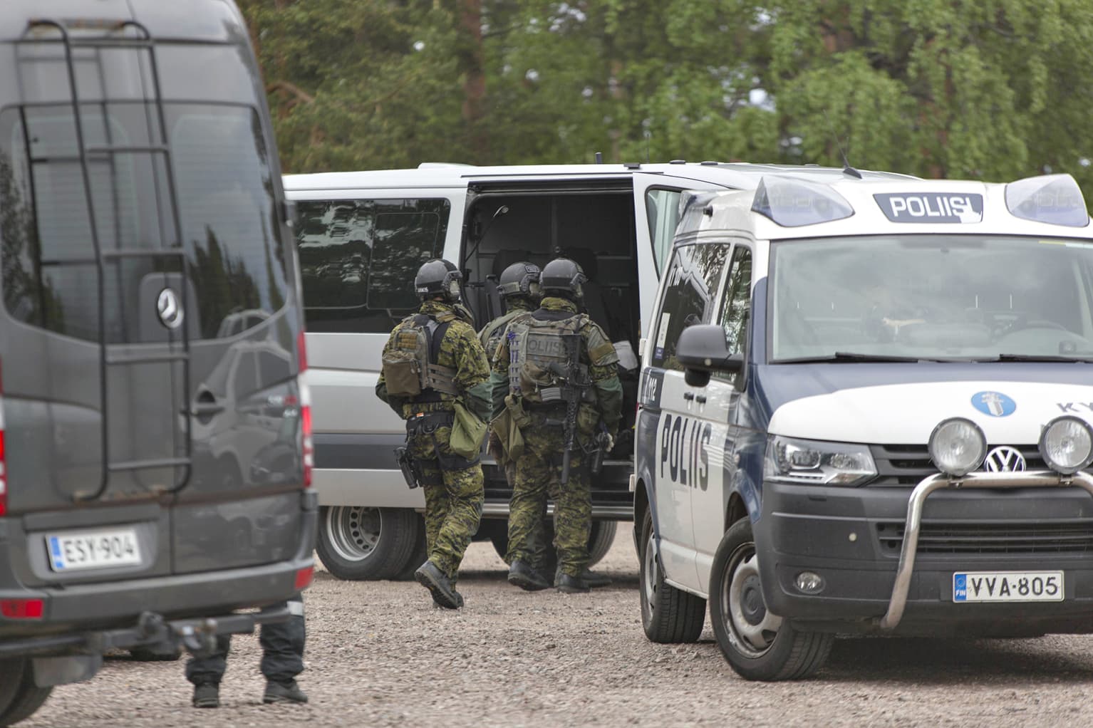 В Пухтяя полиции удалось задержать скрывшихся в лесу воров | Yle