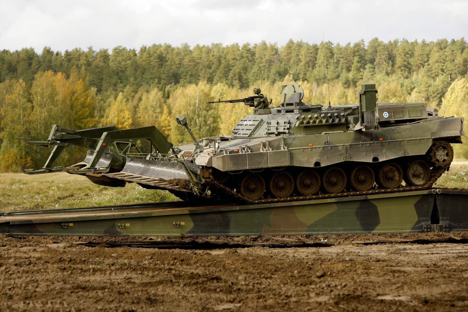 Germany orders 18 new Leopard 2 tanks to replace vehicles sent to