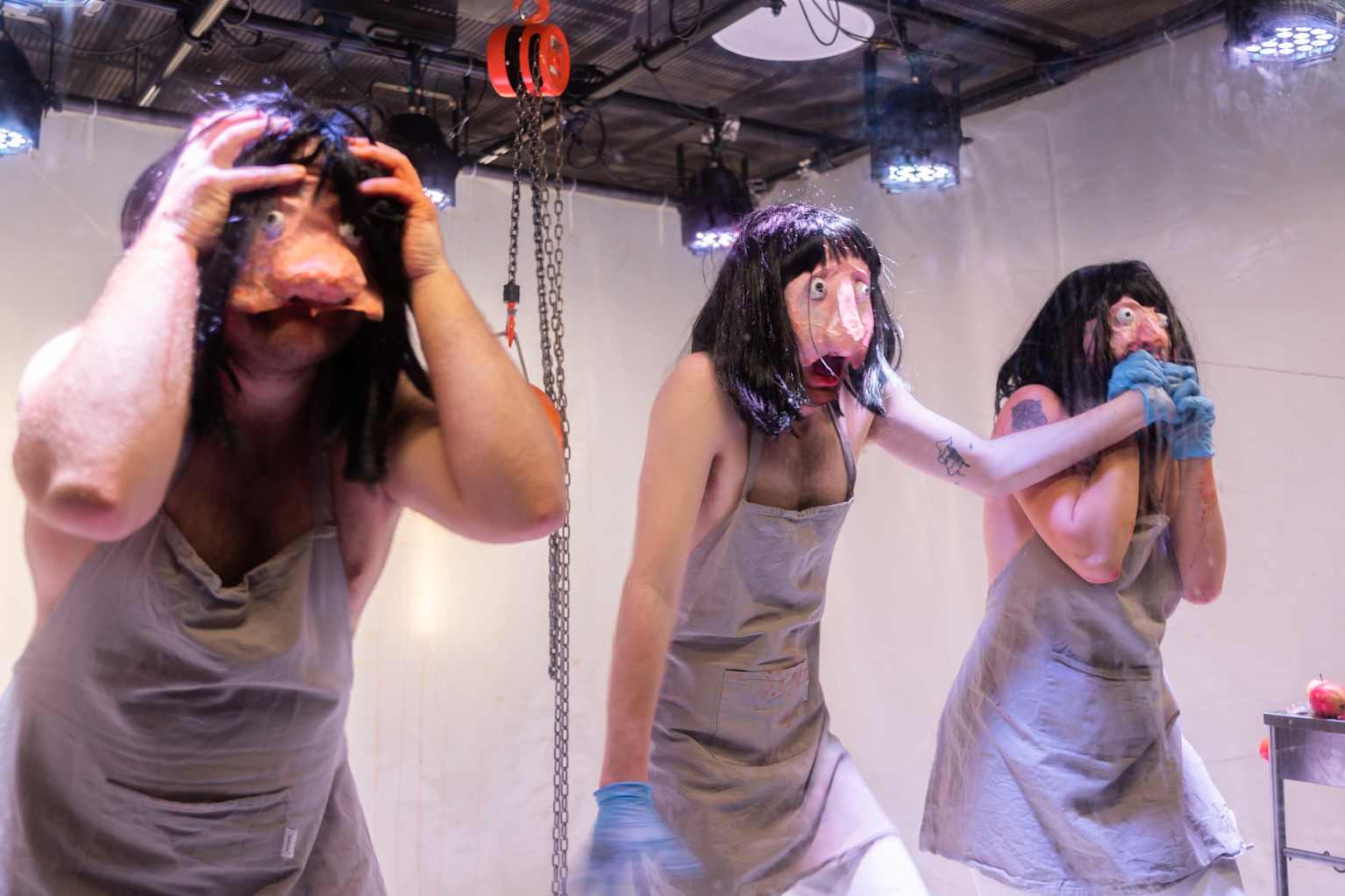 På teaterscenen gottar sig Glitcher i allt det mörka och snaskiga vi  älskar: ”Popkultur är lite syndigt” | Kultur | Svenska Yle