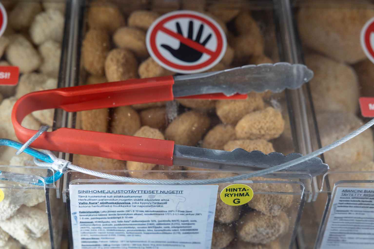 Blue cheese-filled nuggets