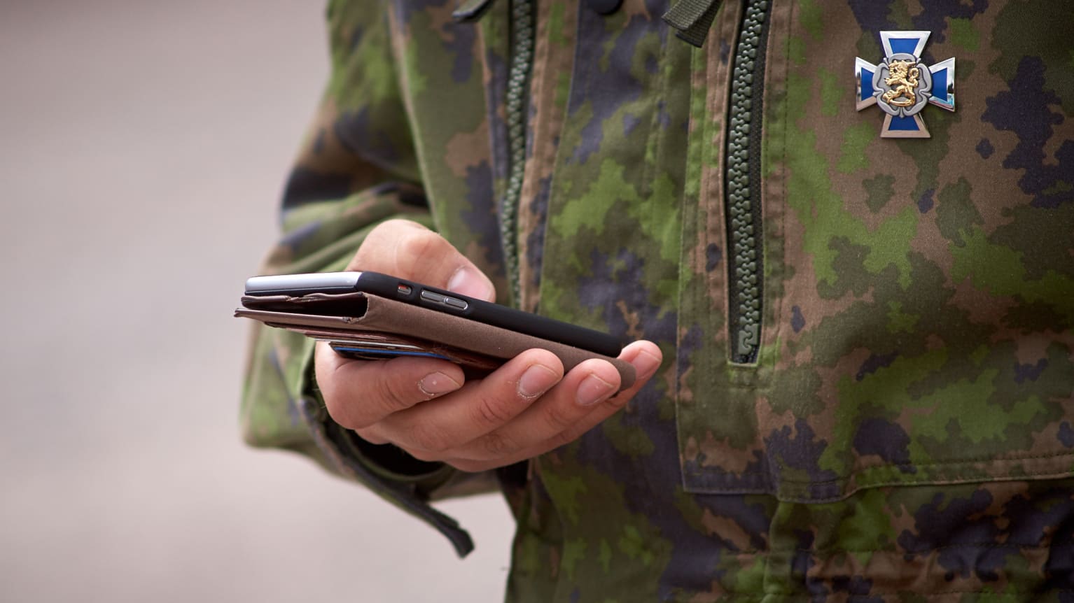 Mondays papers: Leaked conscript data, commuter train troubles and  possible phone charge hike | Yle