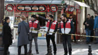 Poliisit partioivat Istanbulin turistialueella.