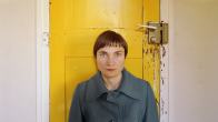 Elina Brotherus: La Chambre 10 (la porte jaune), 2012, sarjasta 12 ans après (portfolio 12 ans après, 2014, 40x50cm).
