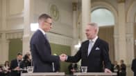 Alexander Stubb ja Pekka Haavisto kättelevät.