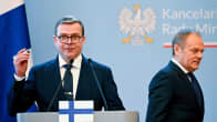 Puolan pääministeri Donald Tusk (oik.)  ja Suomen pääministerin Petteri Orpo.