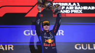 Red Bullin Max Verstappen juhli voittoa Bahrainin GP:ssä maaliskuussa 2024.