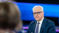 Photo shows Oill Rehn in Yle's TV studios.