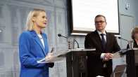 Photo shows Finance Minister Riikka Purra and Prime Minister Petteri Orpo at a press conference on Tuesday afternoon.