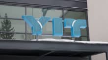 YIT:n logo toimitalon katolla.