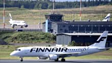 Finnairin lentokone Helsinki-Vantaan lentoasemalla Vantaalla 3. heinäkuuta.