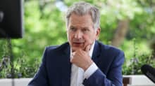 Tasavallan presidentti Sauli Niinistö teki Munkkimäen terassilta virtuaalivierailun Suonenjoelle ja Seinäjoelle 12.6.2020