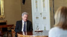Tasavallan presidentti Sauli Niinistö on yksi johtavista poliitikoista, jotka kertovat sarjassa koronan herättämistä tunnoistaan.