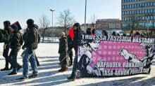 Antifasistien mielenosoituskulkue Hakaniemessä.