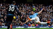 Alvaro Negredon laukaus johti Manchester Cityn toiseen maaliin.