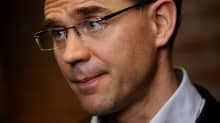 Pääministeri Jyrki Katainen (kok.) puhuu medialle hallituksen työpajan jälkeen Helsingissä 13. tammikuuta 2014.