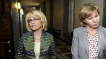 Sisäministeri Päivi Räsänen ja oikeusministeri Anna-Maja Henriksson.