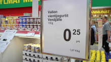 Valion vientijogurttien myyntiä City-marketissa Lappeenrannassa.