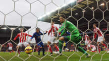 Manchester Unitedin Radamel Falcao iskee maalin Stokea vastaan.