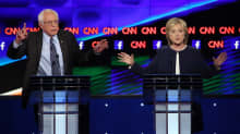 Vermontin senaattori Bernie Sandes ja entinen ulkoministeri Hillary Clinton ottivat yhteen demokraattien presidenttiehdokkaiden ensimmäisessä televisioväittelyssä Las Vegasissa 13. lokakuuta 2015.