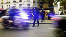 Ranskalaiset poliisit partioivat Saint-Denisin esikaupunkialueeella Pariisissa.