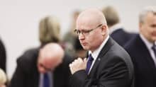Oikeus- ja työministeri Jari Lindström eduskunnan täysistunnossa Helsingissä perjantaina 20. marraskuuta.
