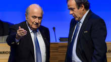 Sepp Blatter (vas.) ja Michel Platini