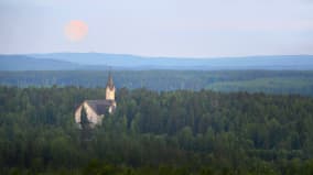 Superkuu Hankasalmella 24.kesäkuuta.