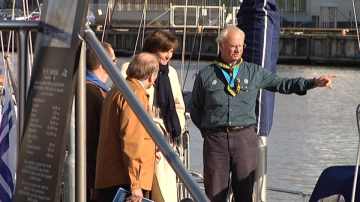 Ruotsin kuningas Kaarle XVI Kustaa tutustui meripartiolaisten toimintaan Turussa vuonna 2009.