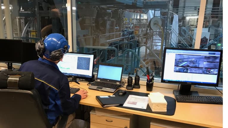 VTT on ottanut Jyväskylässä käyttöön uuden pilotointilaitoksen, jossa voidaan kehittää uudentyyppisiä sellupohjaisia materiaaleja.