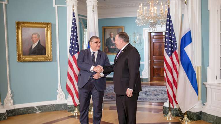Timo Soini ja Mike Pompeo tapaavat Washingtonissa.