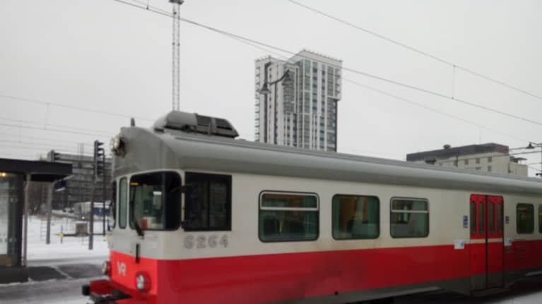 Sm2 -sähkömoottorijuna Tampereen asemalla helmikuussa 2019. 