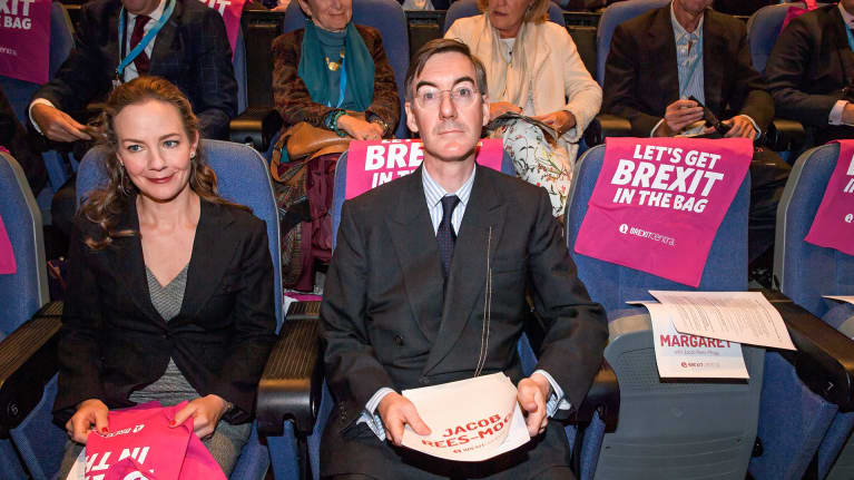 Jacob Rees-Mogg ja hänen vaimonsa  Helena De Chair.