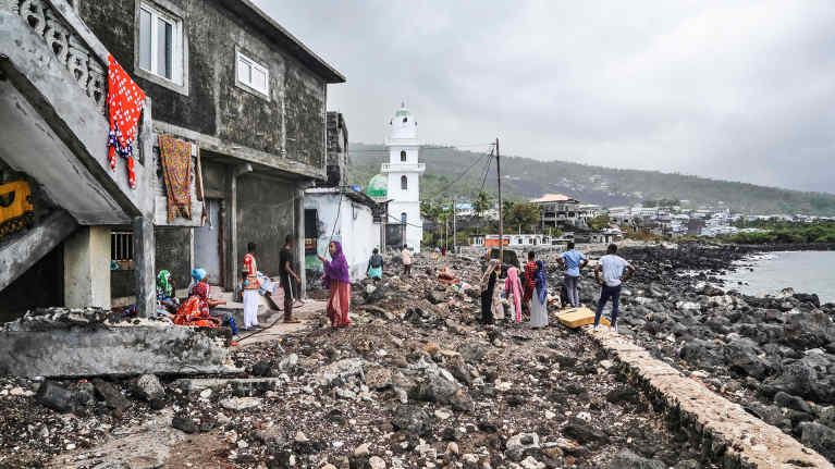 Fumbuni kaupunki tuhon vallassa hirmumysky Kennethin jäljiltä.