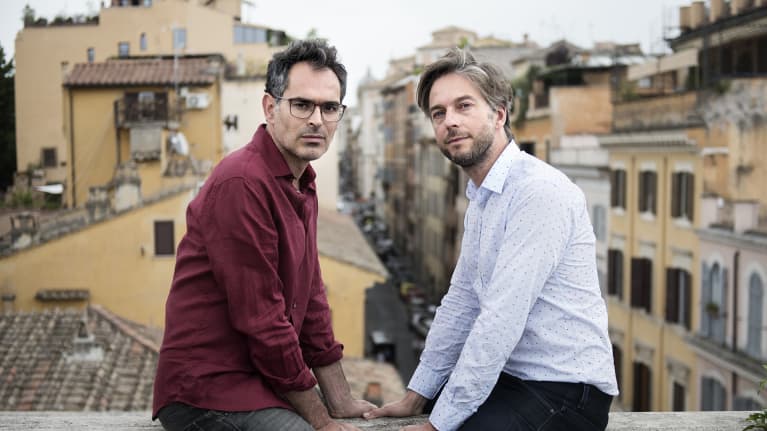 Luca Ragazzi (vas.) ja Gustav Hofer tunnetaan Italiassa tasa-arvoa käsittelevistä elokuvistaan.