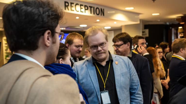 Fasismipuheellaan kohun nostattanut Toni Jalonen oli myös paikalla PS-nuorten kokouksessa. 