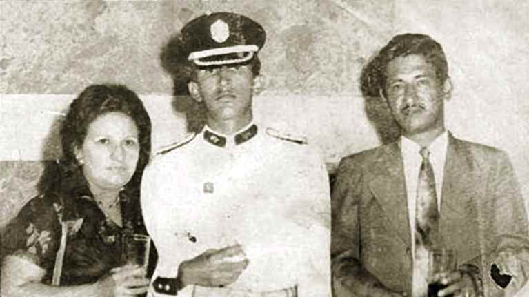 Chávez vanhempiensa seurassa.